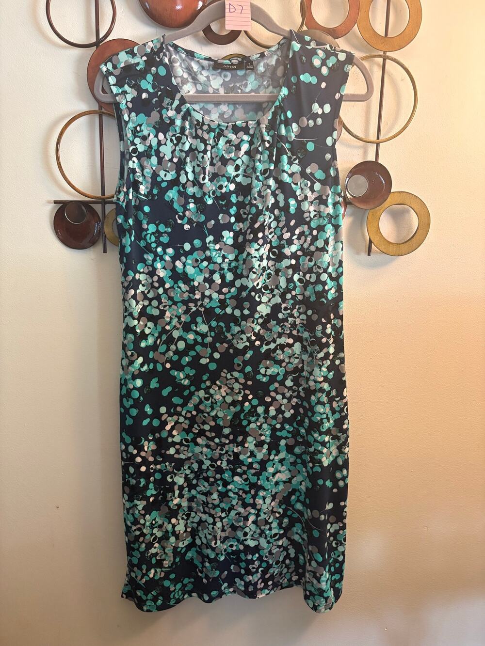 D7 Apt 9 small knee length dress with teal, gray, and  white design